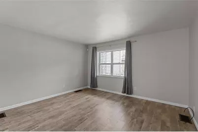 4242 Lydia, Pittsburgh, PA 15207 - Photo 4