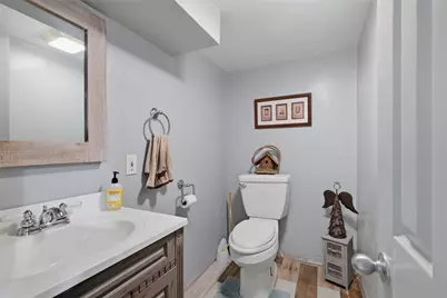 2424 Elm St, Liberty Boro, PA 15133 - Photo 24