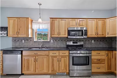 2424 Elm St, Liberty Boro, PA 15133 - Photo 4