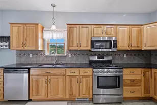 2424 Elm St, Liberty Boro, PA 15133 - Photo 4