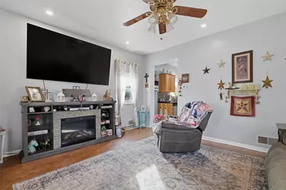 2424 Elm St, Liberty Boro, PA 15133 - Photo 8