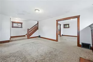 1045 Myrtle Pl, Sharon, PA 16146 - Photo 8