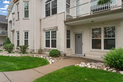 201 Adams Pointe Blvd #10, Adams Township, PA 16046 - Photo 2