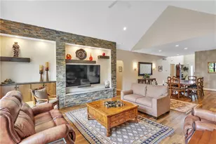 303 Jefferson Ln, Cranberry Township, PA 16066 - Photo 12