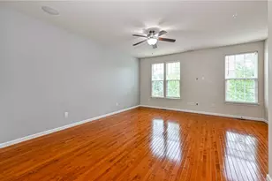 1958 Georgetown Dr, Pittsburgh, PA 15143 - Photo 8