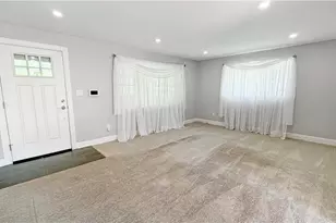 39 Greenview Dr, Robinson Twp, PA 15136 - Photo 8