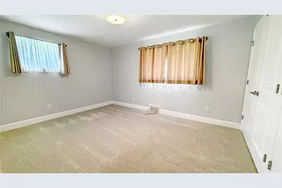39 Greenview Dr, Robinson Twp, PA 15136 - Photo 12