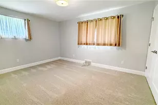 39 Greenview Dr, Robinson Twp, PA 15136 - Photo 12