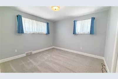 39 Greenview Dr, Robinson Twp, PA 15136 - Photo 16
