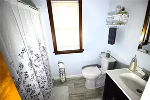 417 E Hazelcroft Ave, New Castle, PA 16105 - Photo 8