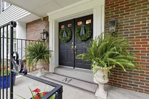 118 Crofton Dr, Pittsburgh, PA 15238 - Photo 2