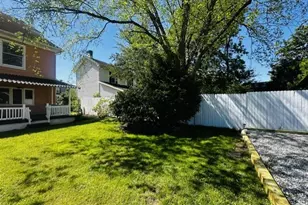 321 E 4th St, Derry Township, PA 15627 - Photo 12