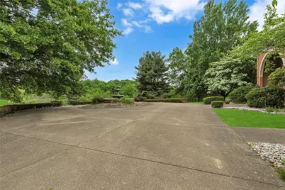 450 Knollwood Cir, Economy, PA 15042 - Photo 32