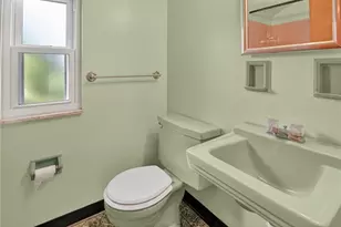 1411 Cardinal Dr, Scott Township, PA 15243 - Photo 20