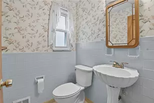 1411 Cardinal Dr, Scott Township, PA 15243 - Photo 10
