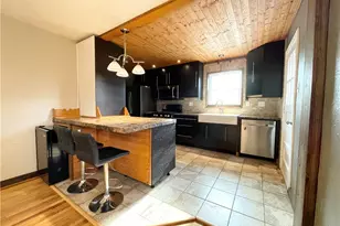 1706 Pioneer Ave, Pittsburgh, PA 15226 - Photo 2