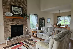 105 Sunburst Ct, Center Township, PA 16001 - Photo 4