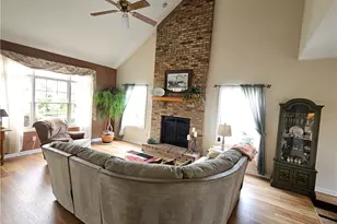 105 Sunburst Ct, Center Township, PA 16001 - Photo 6