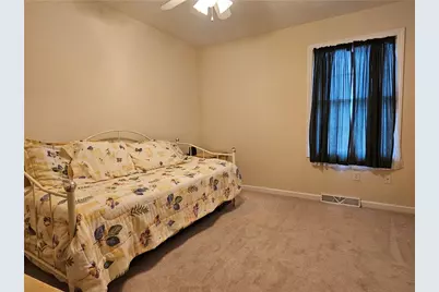 105 Sunburst Ct, Center Township, PA 16001 - Photo 38