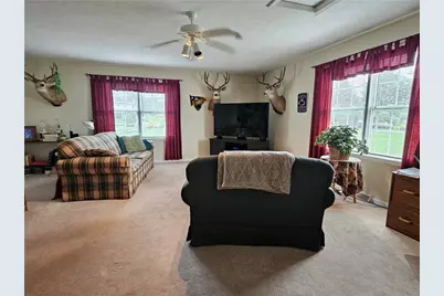 105 Sunburst Ct, Center Township, PA 16001 - Photo 36