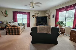105 Sunburst Ct, Center Township, PA 16001 - Photo 36