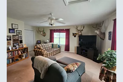 105 Sunburst Ct, Center Township, PA 16001 - Photo 36