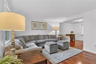 847 MacArthur Dr, Pittsburgh, PA 15228 - Photo 4