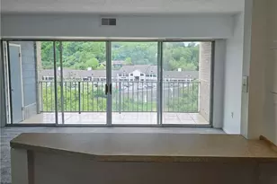 2160 Greentree Rd, Scott Township, PA 15220 - Photo 10