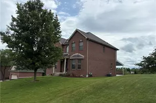 137 Robinson Dr, Pittsburgh, PA 15236 - Photo 4