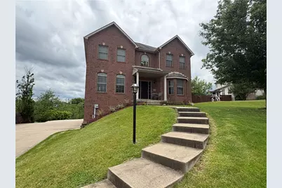 137 Robinson Dr, Pittsburgh, PA 15236 - Photo 2