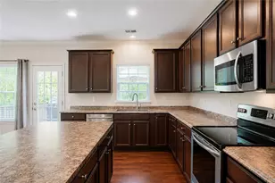 248 Broadstone Dr, Adams Township, PA 16046 - Photo 10