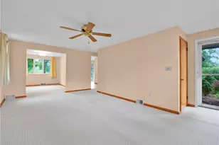 105 Montgomery Dr, Pine Township, PA 15090 - Photo 6