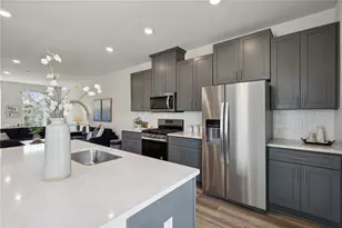 401 N Harmon Ct, Pittsburgh, PA 15090 - Photo 4