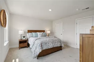 401 N Harmon Ct, Pittsburgh, PA 15090 - Photo 8