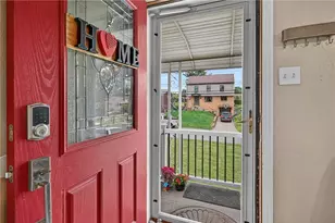 631 Blossom Dr, Pittsburgh, PA 15236 - Photo 2