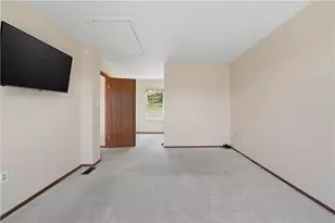 117 Dinwiddie Dr, Pittsburgh, PA 15068 - Photo 16