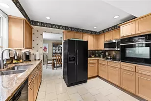 2539 Lindenwood Dr, Pittsburgh, PA 15241 - Photo 12