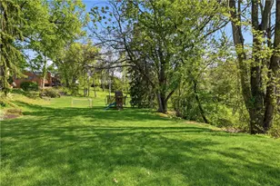 2539 Lindenwood Dr, Pittsburgh, PA 15241 - Photo 38