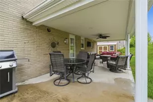815 Meadow Dr, West Mifflin, PA 15122 - Photo 32