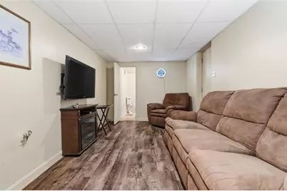 815 Meadow Dr, West Mifflin, PA 15122 - Photo 22