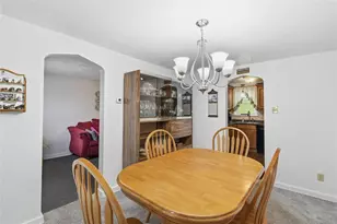 815 Meadow Dr, West Mifflin, PA 15122 - Photo 8