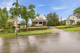104 Bucknell Ave, Westmont Hilltop School District, PA 15905 - Photo 2