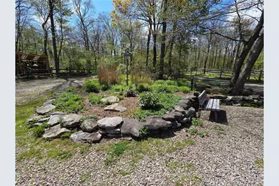 126 Oak St, Jenner Township, PA 15531 - Photo 4