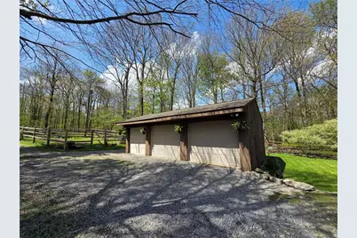 126 Oak St, Jenner Township, PA 15531 - Photo 2