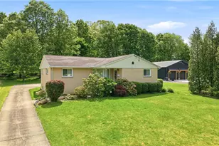 275 S Crescent Dr, Hermitage, PA 16148 - Photo 1
