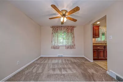 553 Invicta Dr, Pittsburgh, PA 15235 - Photo 6