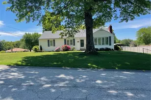 736 Melvin Dr, Hempfield Township, PA 15601 - Photo 2