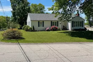736 Melvin Dr, Hempfield Township, PA 15601 - Photo 4