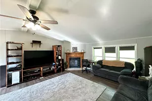 522 Gardner Stop Rd, Shenango Township, PA 16101 - Photo 10