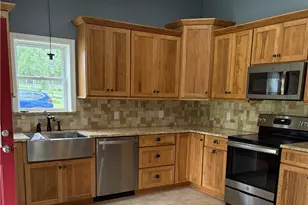 160 Royal Oak Dr, Penn Township, PA 16002 - Photo 2